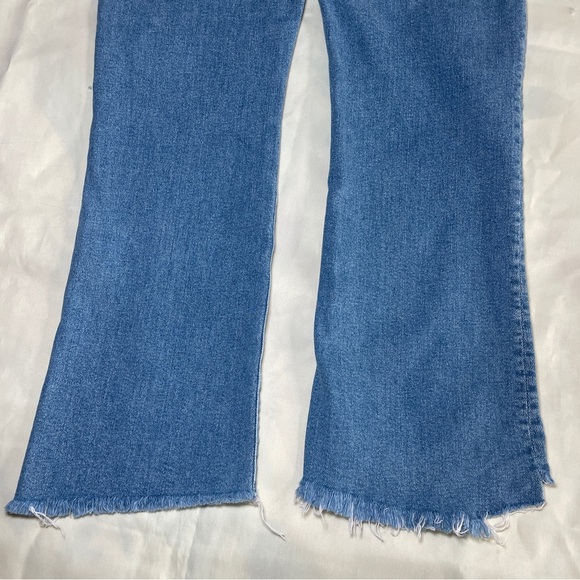 MOTHER- Insider Crop Step Fray Ankle Jeans in Light Wash Shoot to Thrill Size 29 - Picture 8 of 11